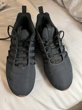 Puma Men's Black Mesh Athletic Sneakers - Lightweight Comfort size 10